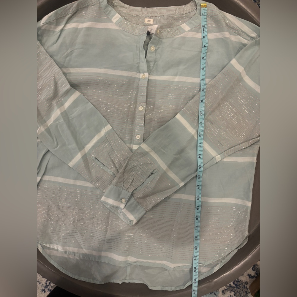 Ann Taylor LOFT The Softened Shirt  Popover henley- Large - Picture 8 of 9